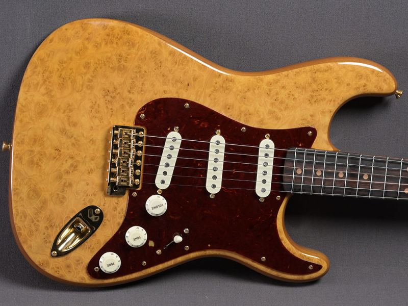 Fender Custom Shop Stratocaster Artisan Roasted Alder/Maple Burl CZ563161
