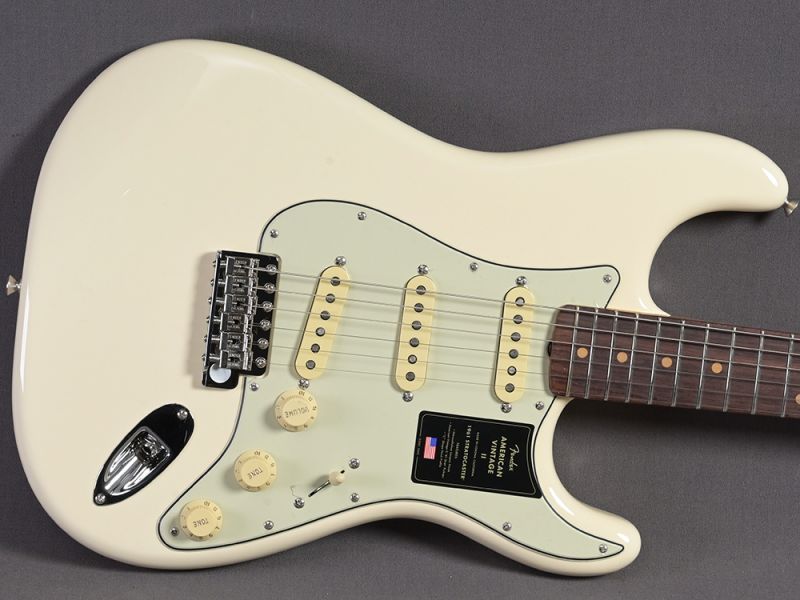 Fender AM Vintage II 1961 Stratocaster Olympique White